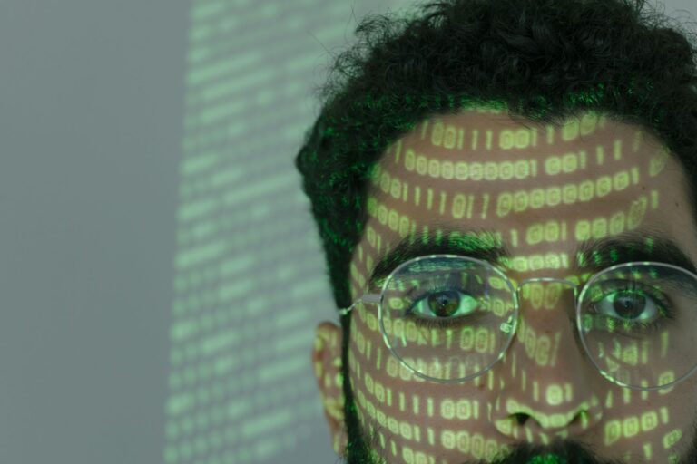 OpenAI priznala chyby pri hacku Hugging Face, no otázok pribúda