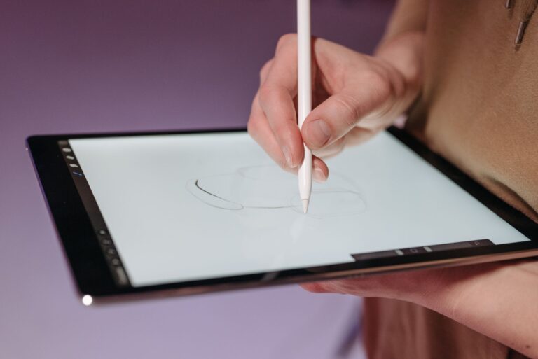 TCL Note A1 Nxtpaper (2026): Hybridný tablet, ktorý spája písanie a video