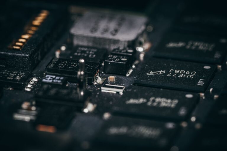 Prelomový objav 0,42 nm: Tranzistory budúceho typu môžu prekonať kremík