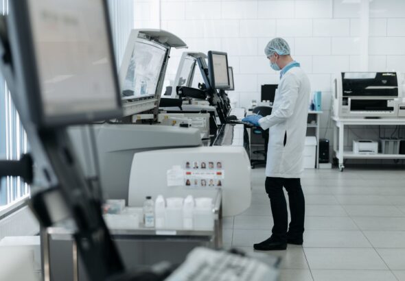 Britský región odmieta Palantir: Vlastné riešenie pre zdravotníctvo