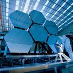 JWST odhalil: Rané galaxie môžu byť až 4-krát hmotnejšie, než sme si mysleli