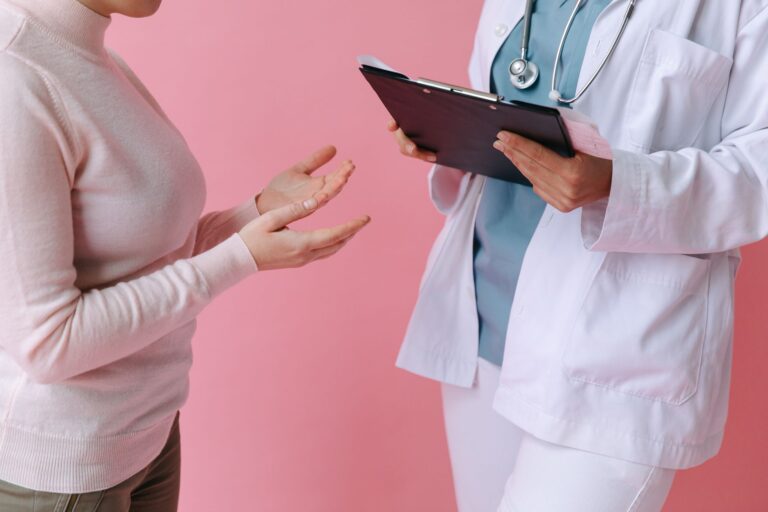 Perimenopauza ako biznis: Ako sa z mileniálok stali nové tváre hormonálnej terapie