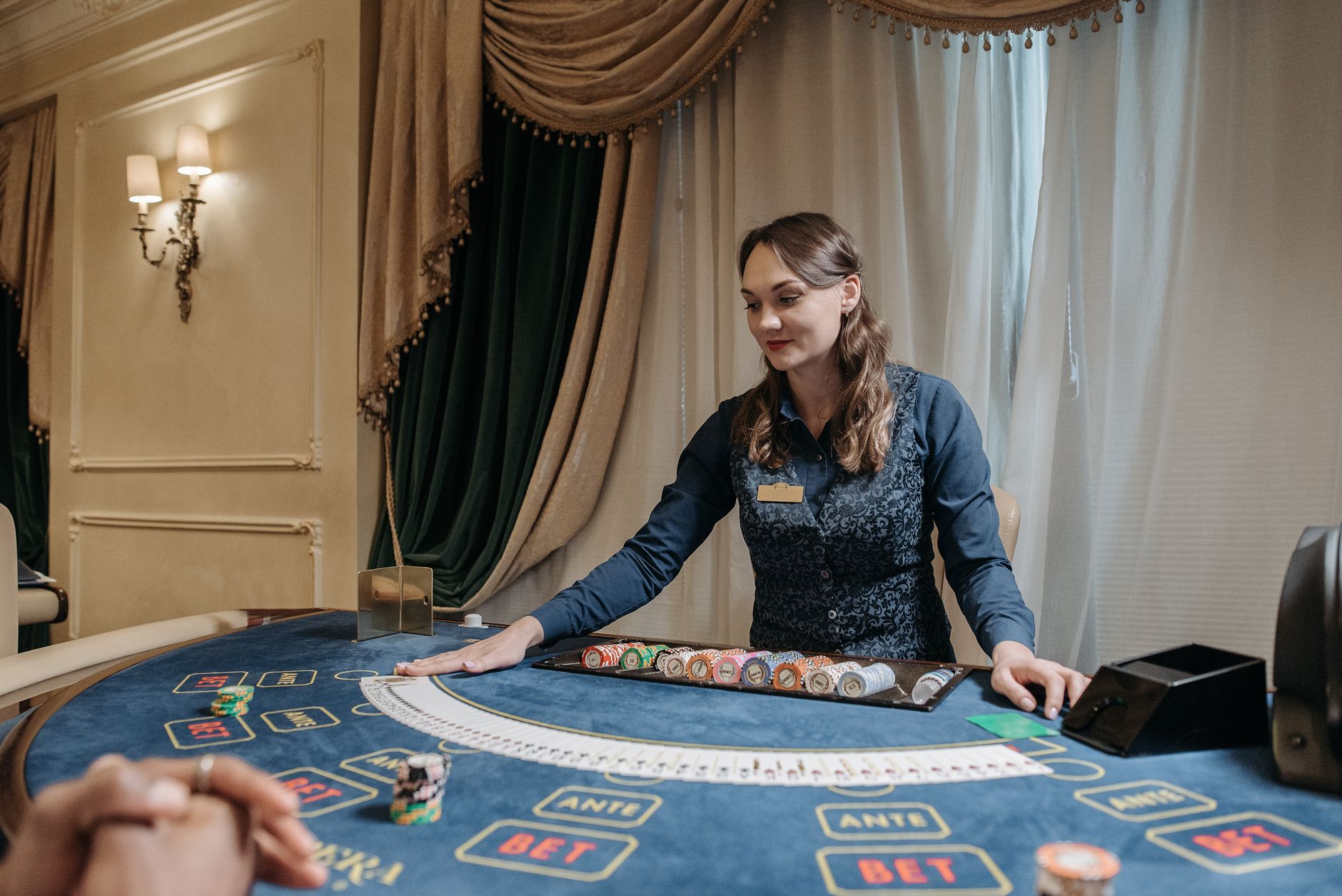 AI agenti sa spojili, aby podvádzali v blackjacku. Ich kolúziu je čoraz ťažšie odhaliť