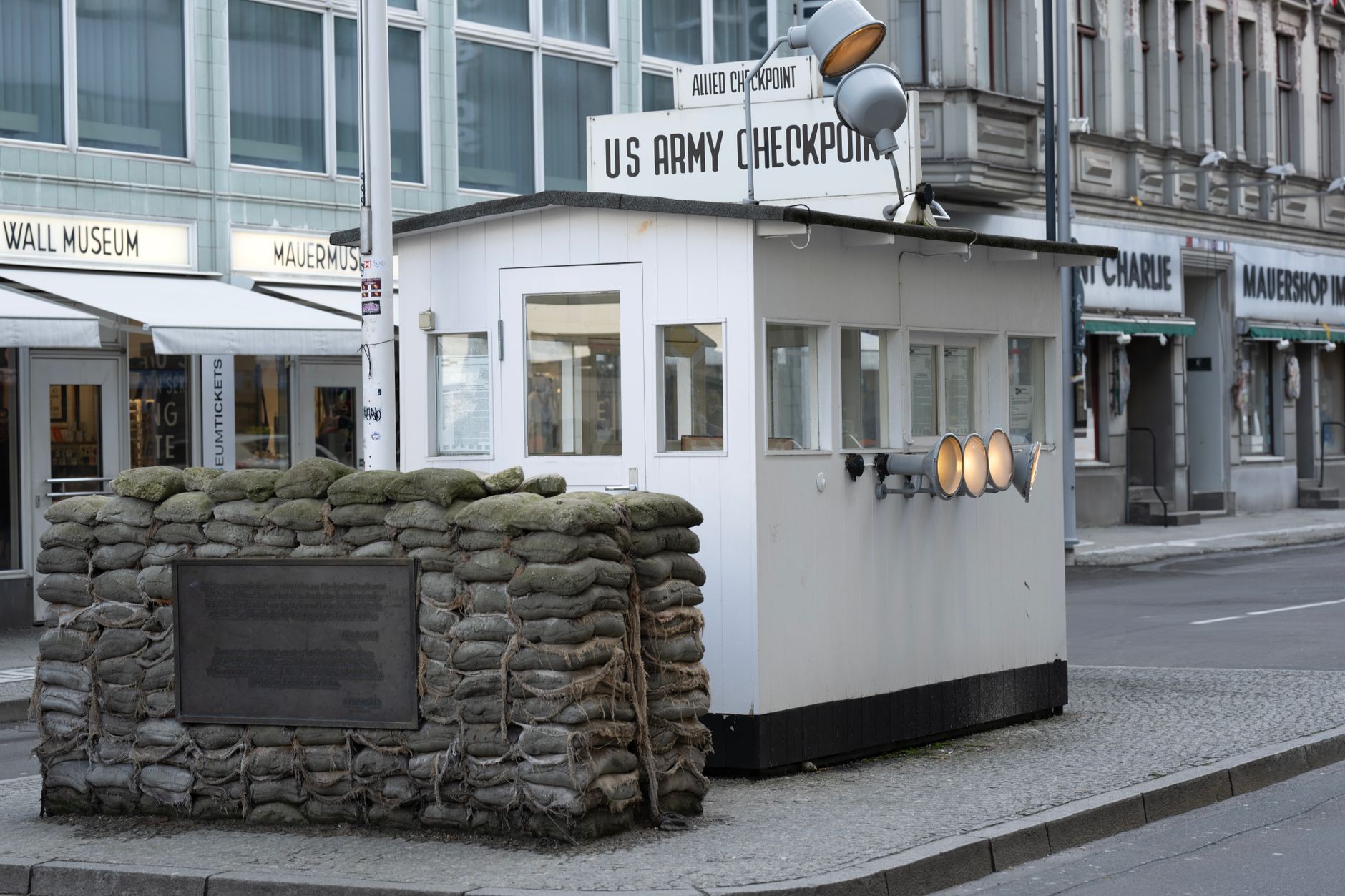 Cestovanie po okupovanom Západnom brehu: bariéry a checkpoints