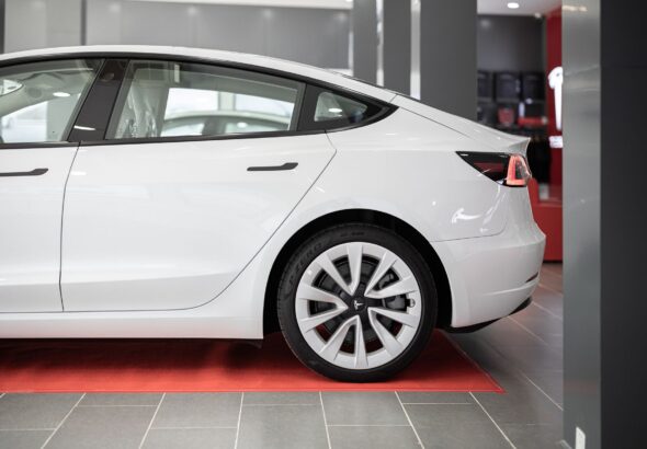 Tesla s raketovými tryskami je dostupná aj na Slovensku, no má zásadný háčik