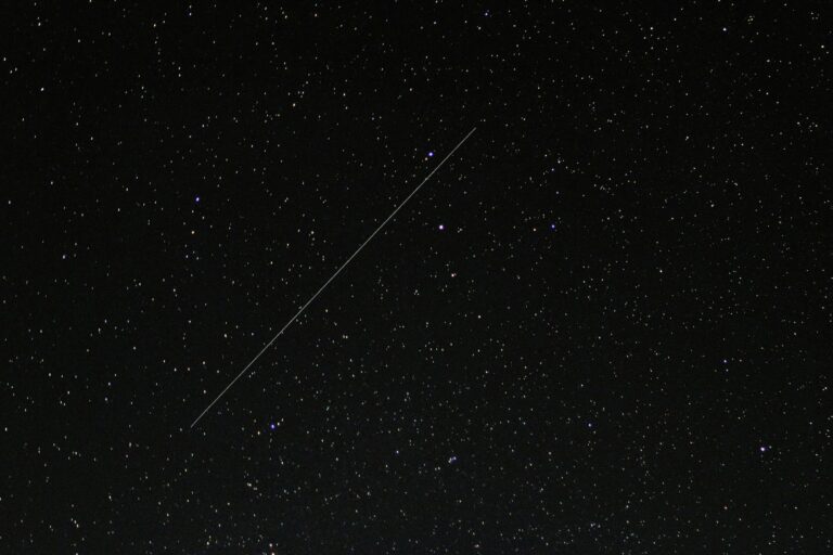 Vzorky z asteroidu Bennu odhalili tajomstvo staré 4,5 miliardy rokov